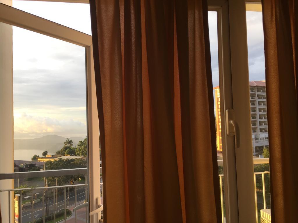 Ron'S Condo Overlooking The Lake 따가이따이 외부 사진
